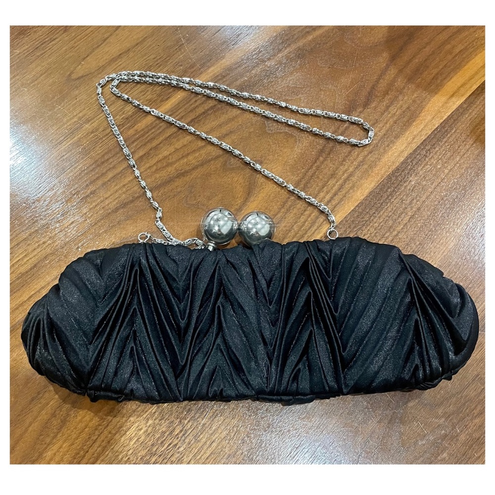 Vintage 1990's Cach”e Chevron Pleated clutch. - Picture 2 of 5